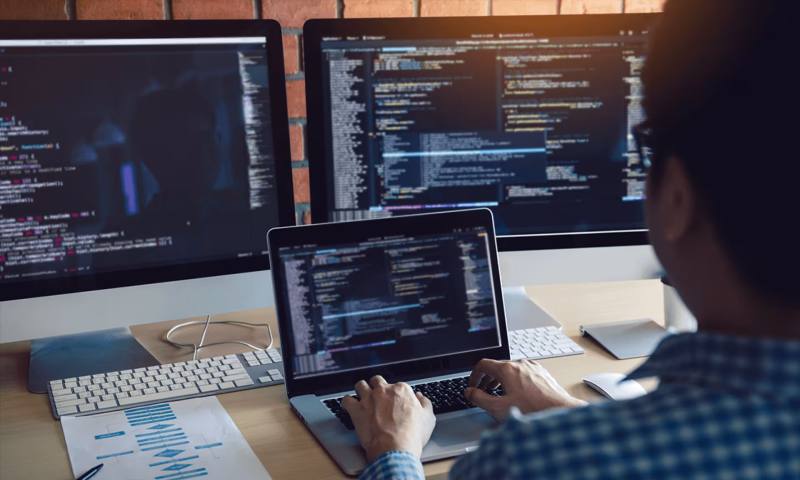 数据科学选型:R与Python如何赋能阿坝网站建设?